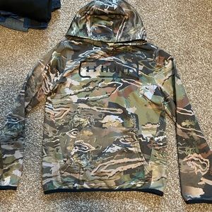 UnderAmour boy hoodie